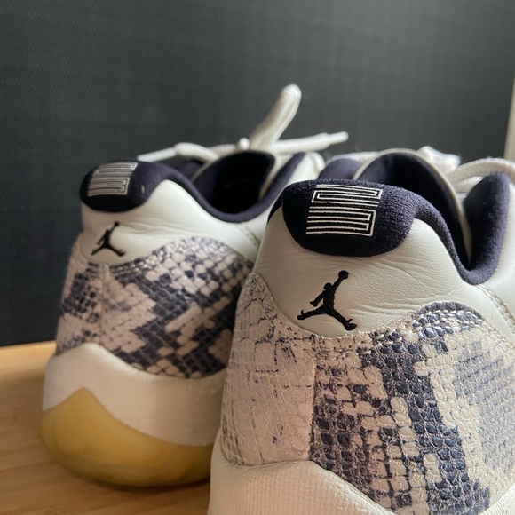 Air Jordan 11 Retro Low Snake Light Bone Snakeskin Men's Size 11.5  CD6846 - Picture 2 of 6